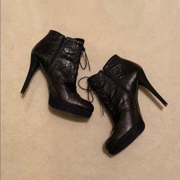 Stuart Weitzman Booties Size 10.5 - Picture 2 of 16
